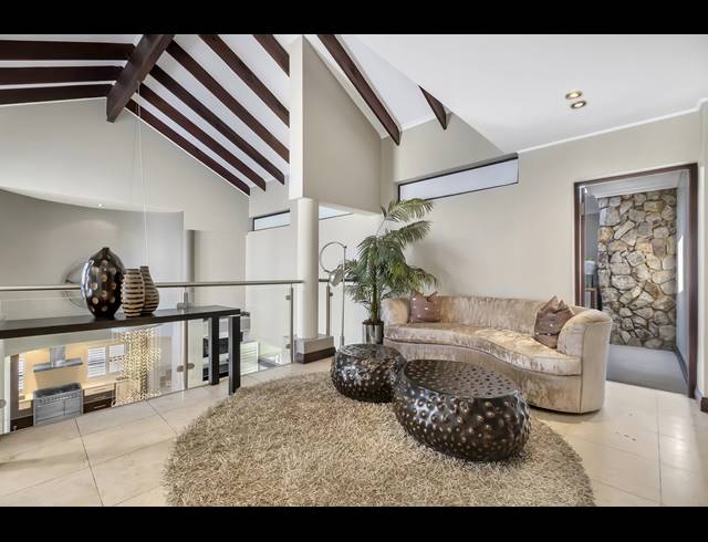 5 BEDROOM HOUSE FOR SALE IN HYDE PARK